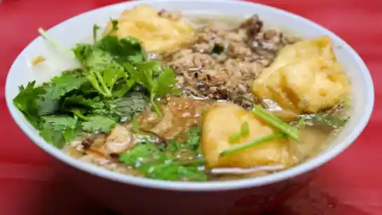 Người Hà Nội ăn quà