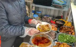 Bún hải sản, bún cá trấm vs miến trộn riêu cua