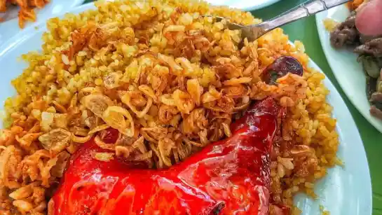 Cơm rang Tám Bính - 404 Bạch Mai và 79 Bùi Ngọc Dương