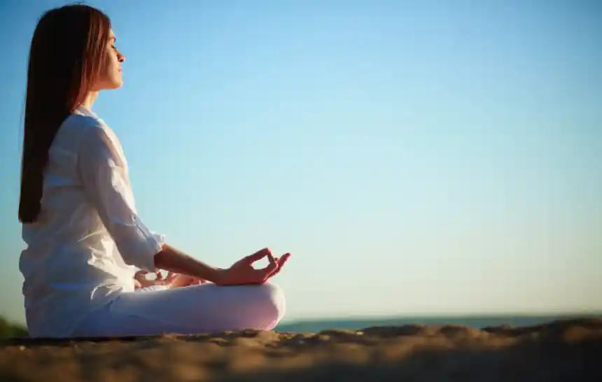 Yoga và thiền trên boong tàu