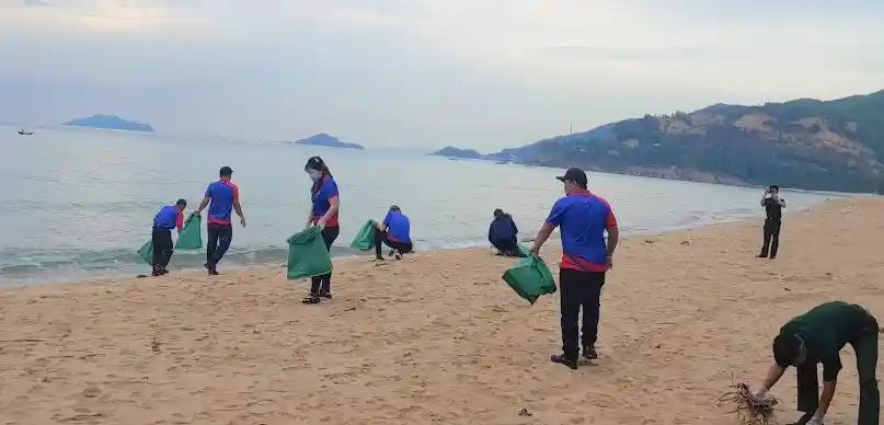 Environmental Education & Cleanups