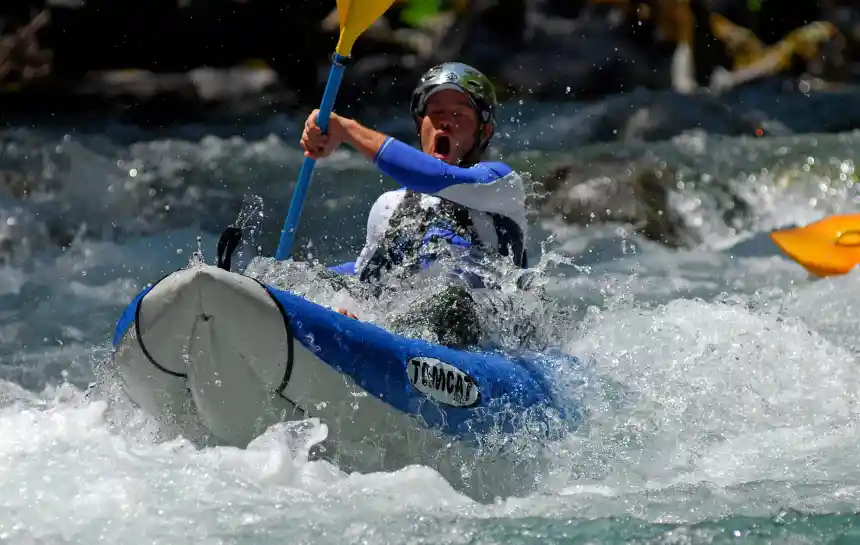 Trải nghiệm chèo kayak