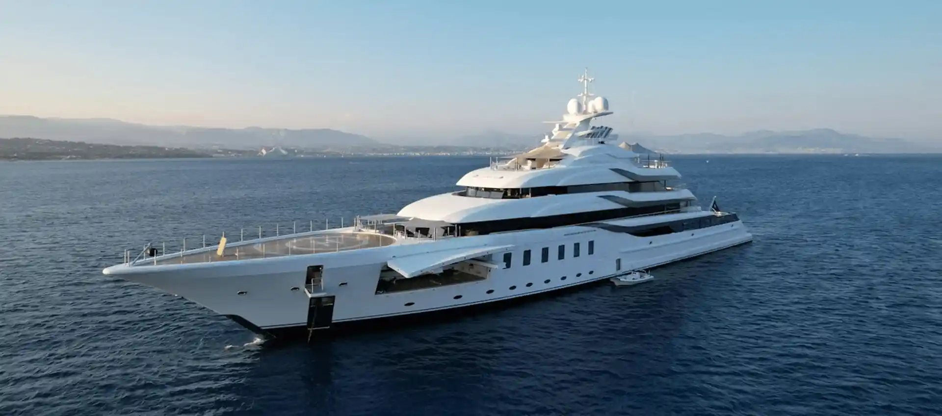 The Greenest Luxury
Cruise in Ha Long Bay