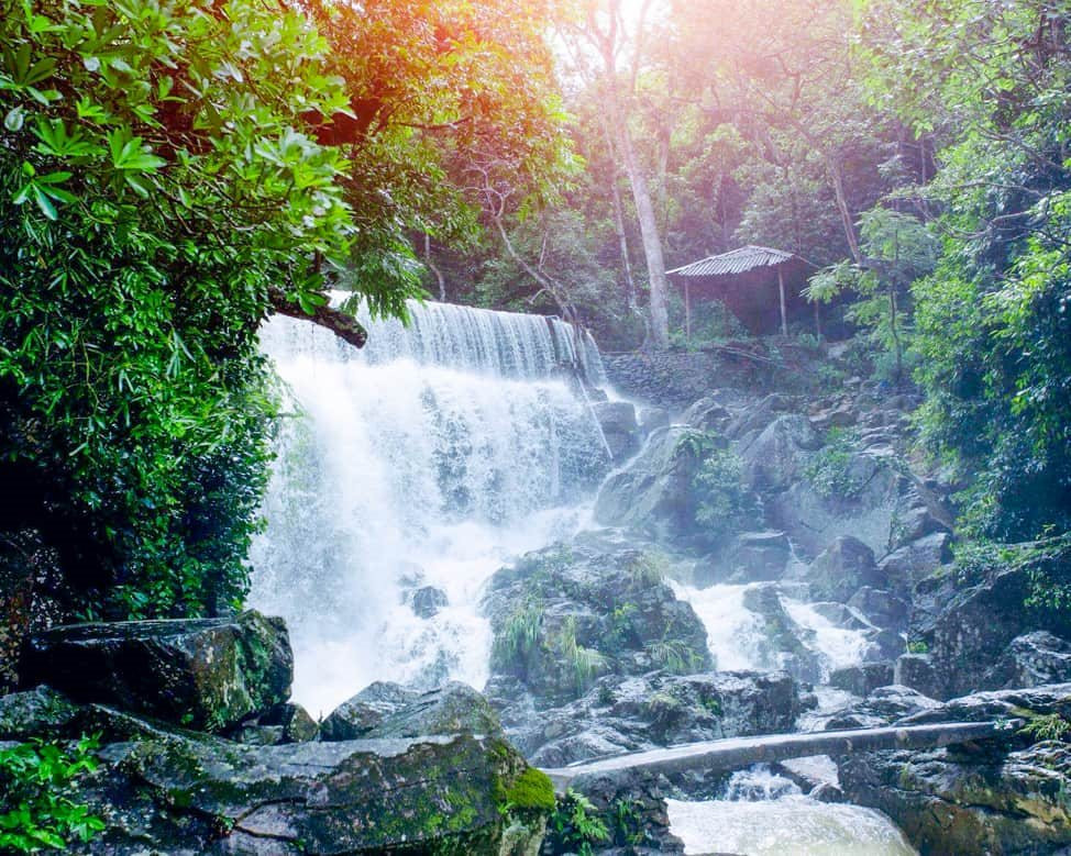 Khu du lịch Khoang Xanh - Suối Tiên