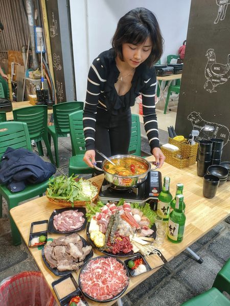 Lẩu Thái giá vỉa hè – LÒNG THỬA, GẦU GIÒN, TÔM NHẢY, U HOA đẹp như Manwah