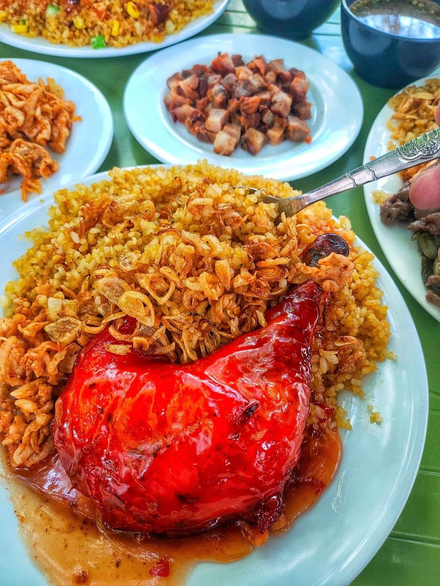 Cơm rang Tám Bính - 404 Bạch Mai và 79 Bùi Ngọc Dương