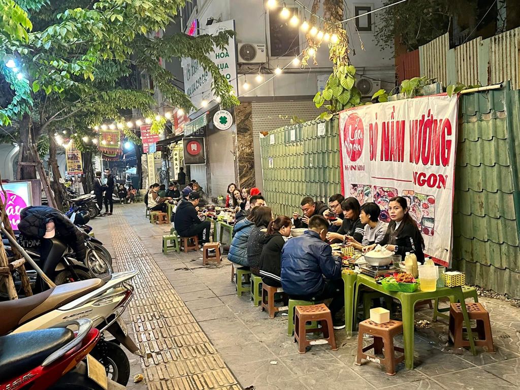 Quán Lẩu Ngon nằm ngay 195 Minh Khai